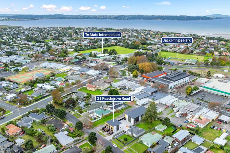 2/21 Peachgrove Road Te Atatu Peninsula_13