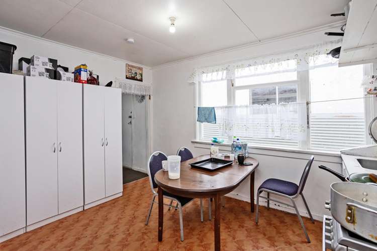 664 Tay Street Hawthorndale_11