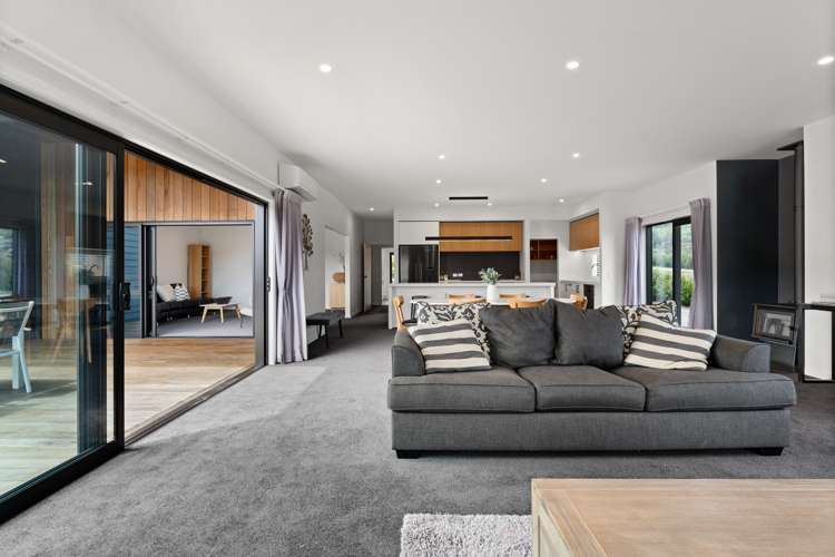 53 Heathfield Drive Mosgiel_6