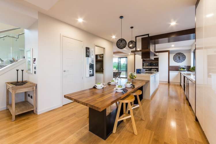 760 Redoubt Road Flat Bush_16