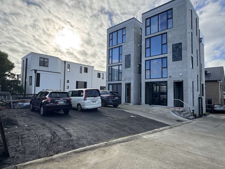 92B, 92C, 92D, 92E Manukau Road_0