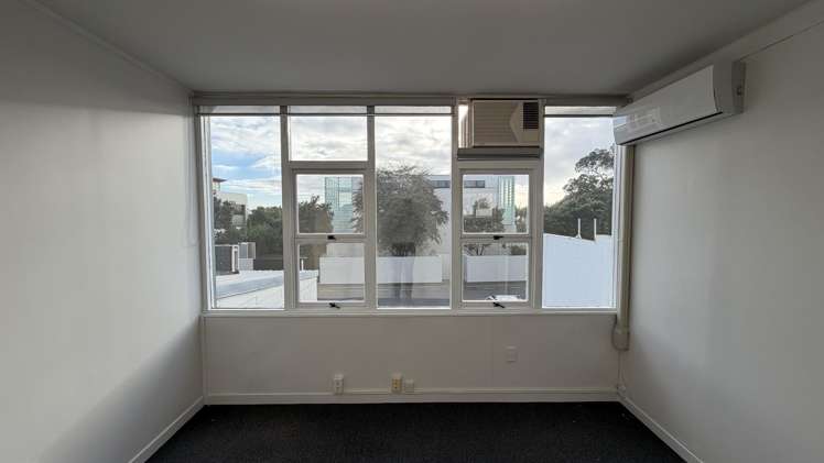 Shop 3,424 Lake Road Takapuna_6