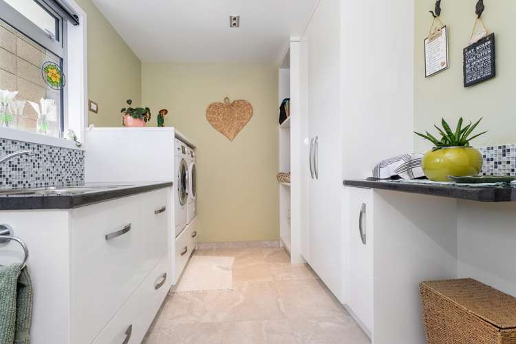 47 Sarahs Hill Hahei_16