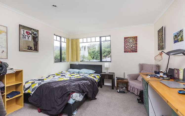 34a Domanski Crescent Owhiro Bay_9