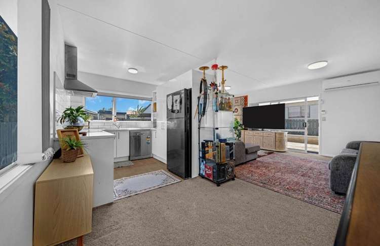 2/7 Barneys Farm Road Clendon Park_7