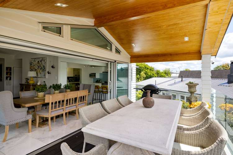 163 Lake Crescent Hamilton Lake_12