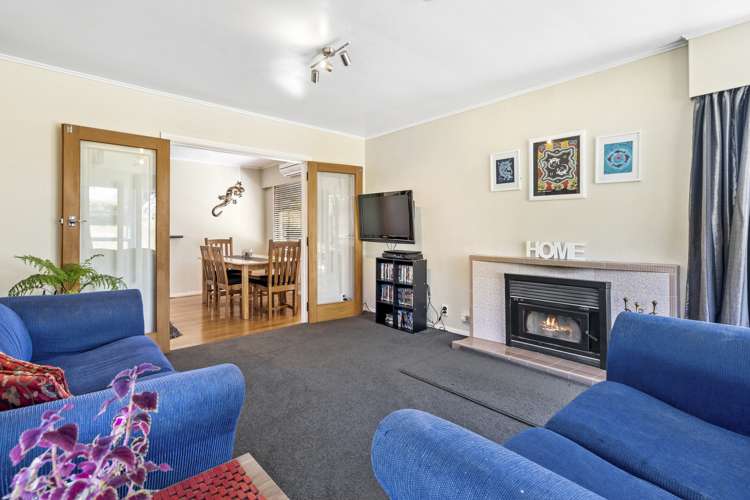 38 Larsen Crescent Tawa_1