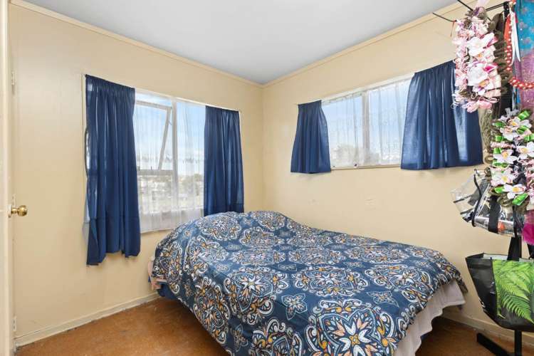 1/10 Kennington Drive Clendon Park_11