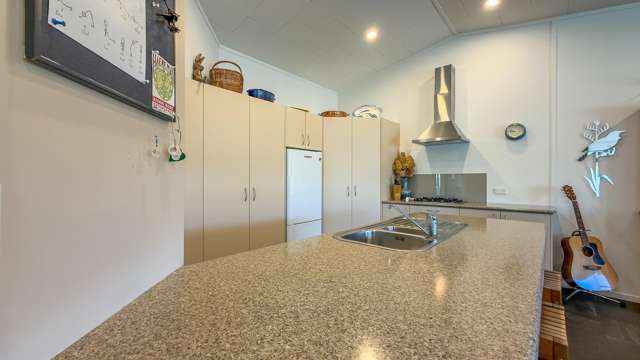 125 Wattle Place Whangamatā_4