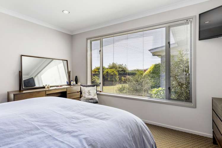 2/30 Ingle Avenue Waipahihi_21