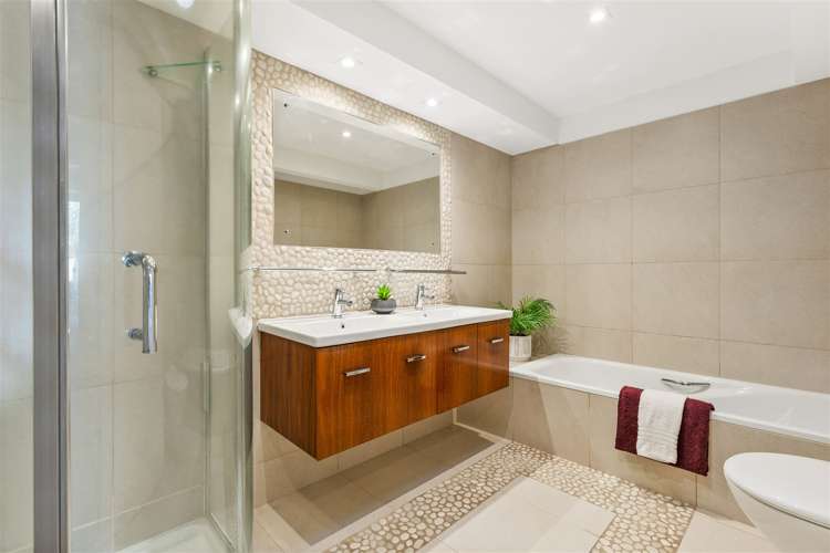 30 Churchill Road Murrays Bay_13