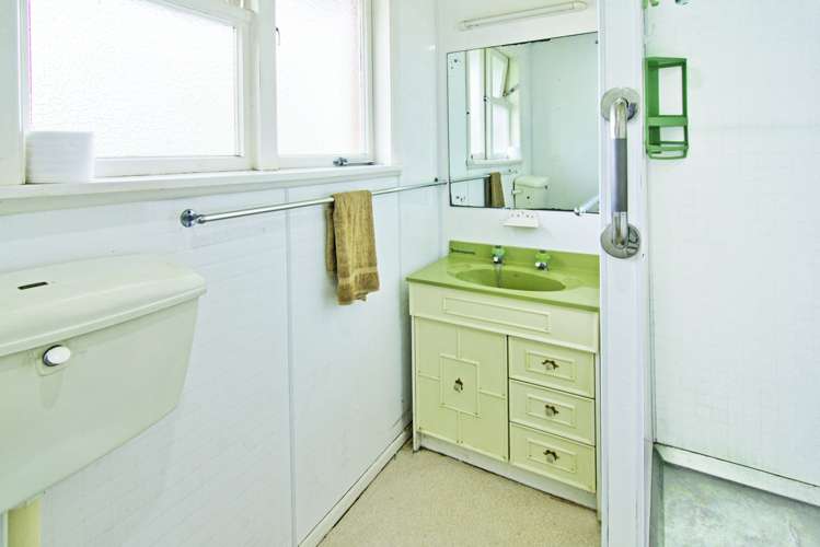 248 High Street North Carterton_15