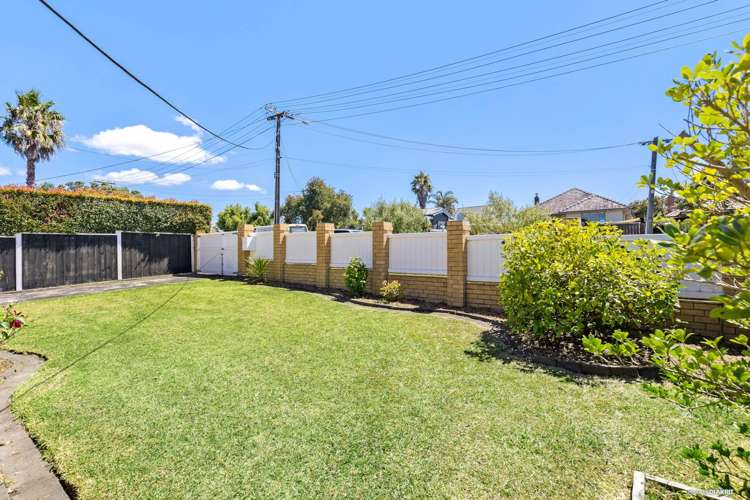 7 Coronation Street Belmont_13