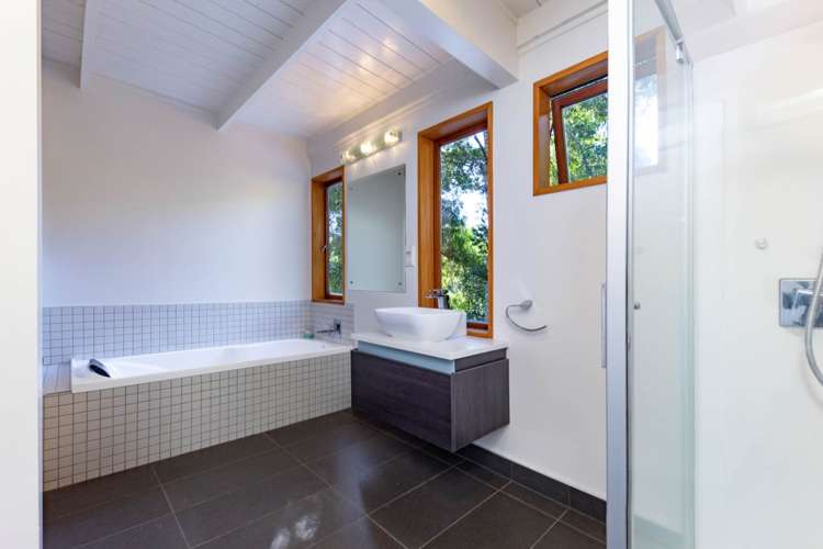 166 Woodlands Park Road Titirangi_16