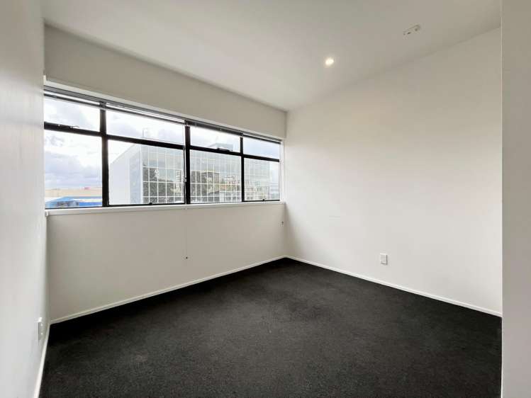  3B/163 Thorndon Quay Thorndon_14