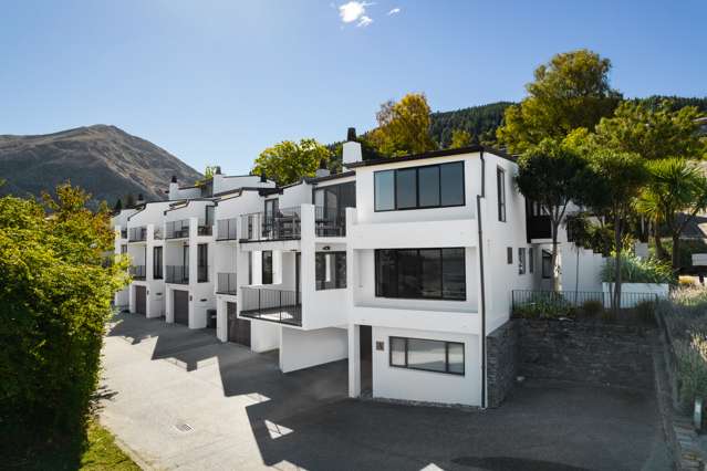 24b Suburb Street Queenstown_2