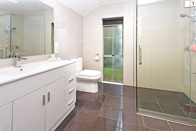 1 Trossach Place Wattle Downs_9