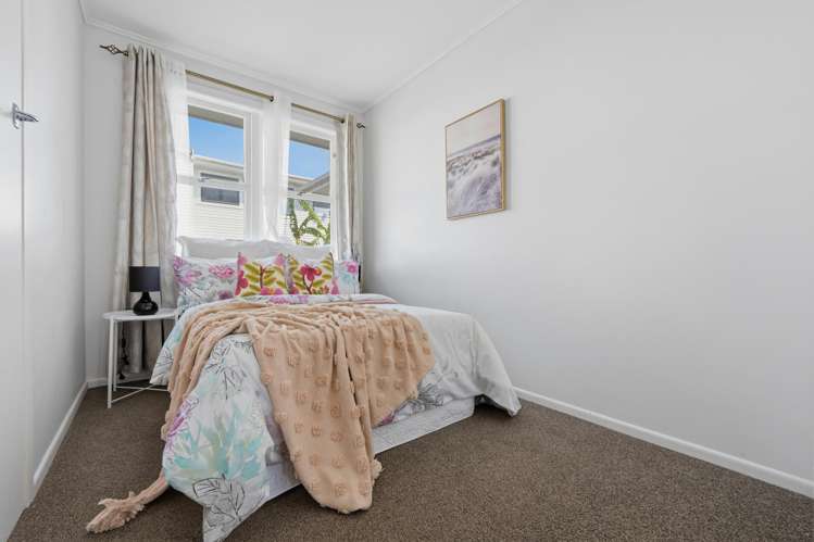 12 Keats Place Blockhouse Bay_11