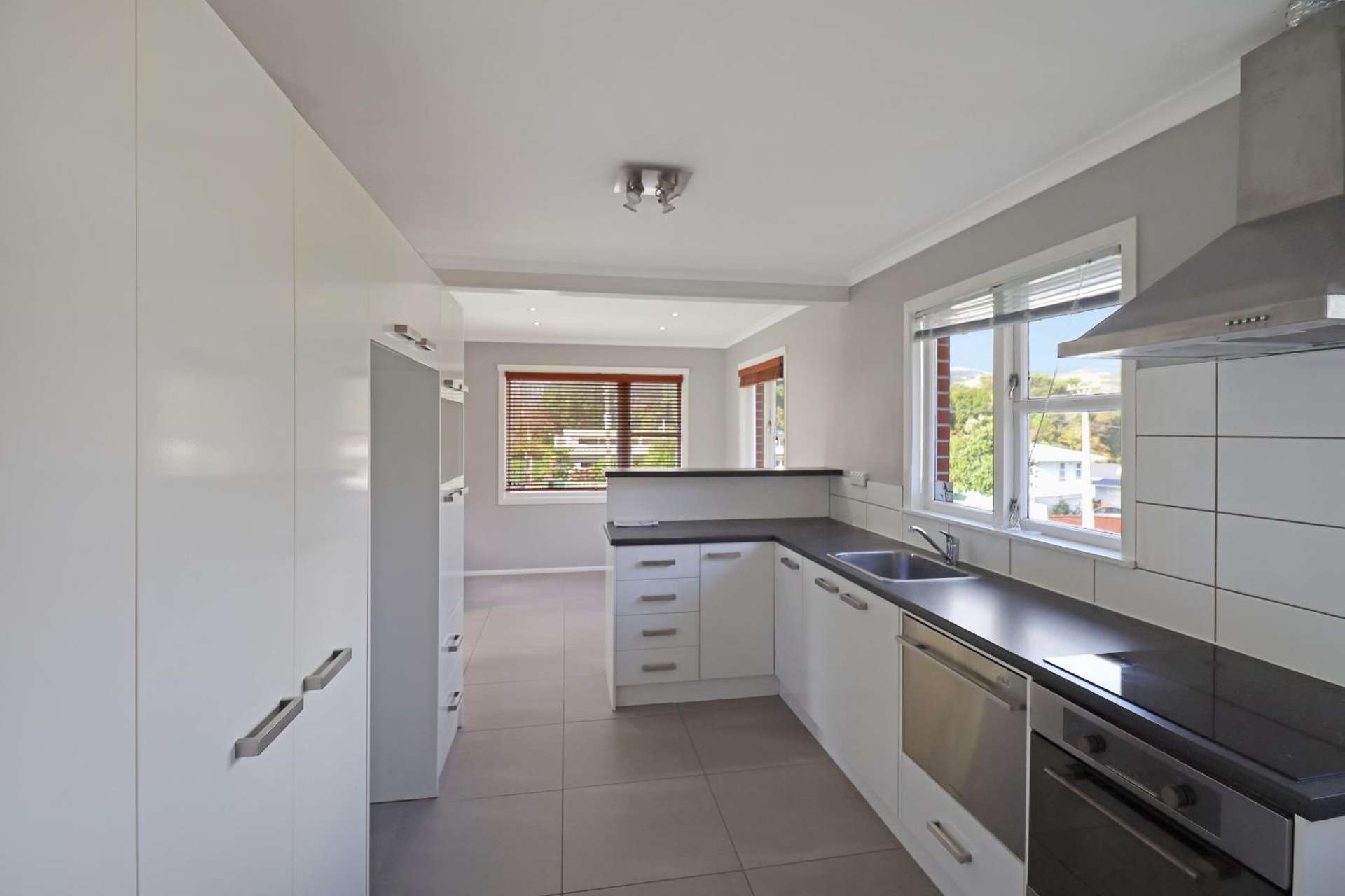 33 Victory Crescent 11538_0