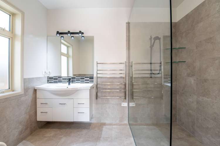 12a Sumner Street Glenholme_17