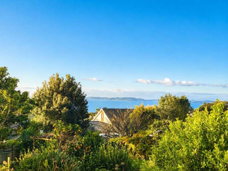 2 Mellons Bay Road 10679_18