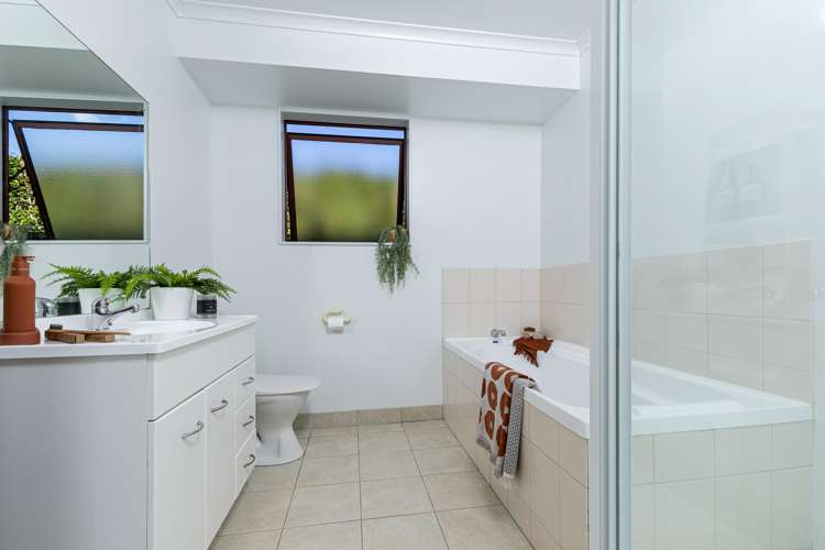 10 Marbella Crescent Oteha_11