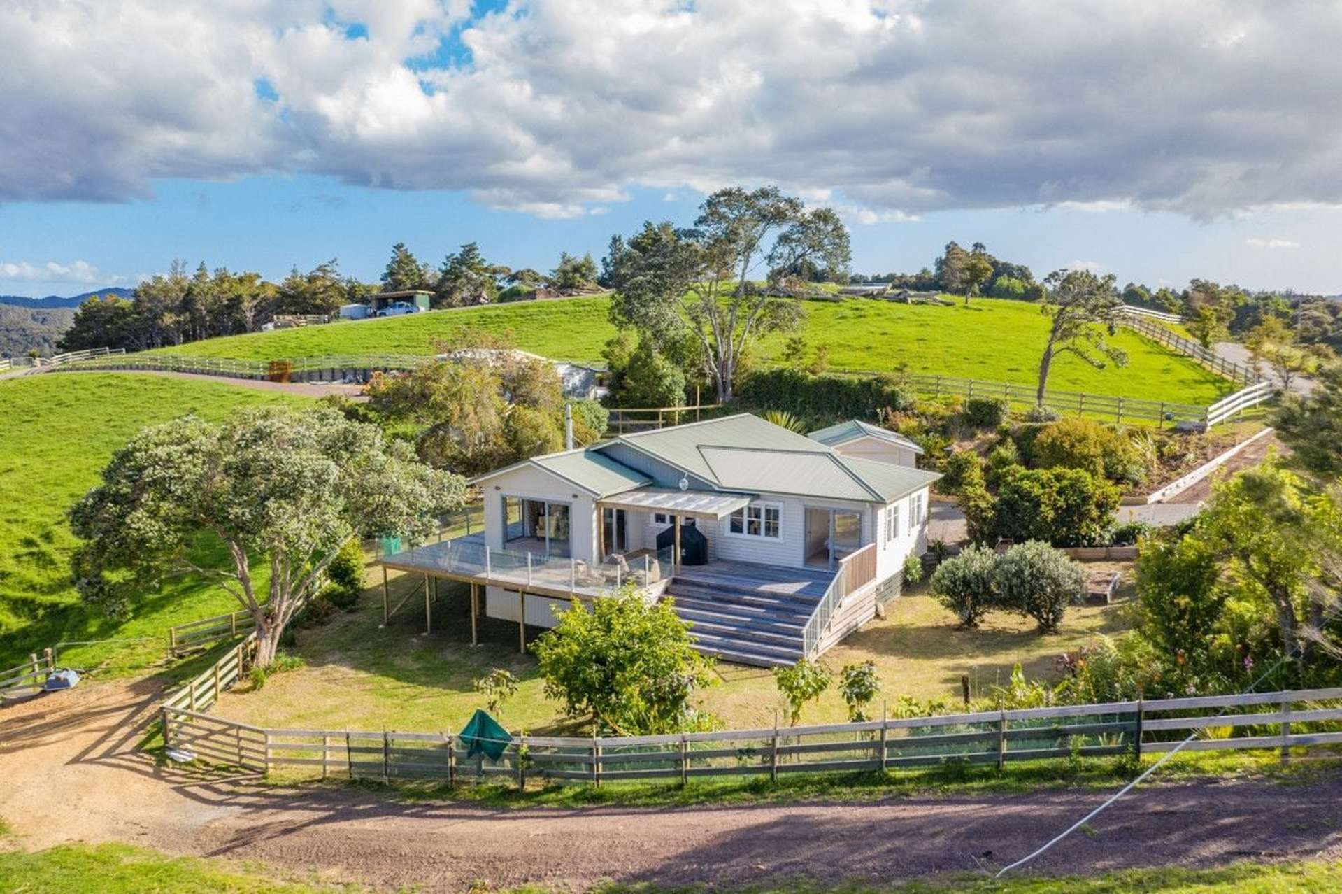 114 Ranui Road Karetu_0