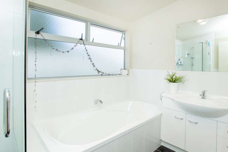 3 Joanne Street Lytton West_11