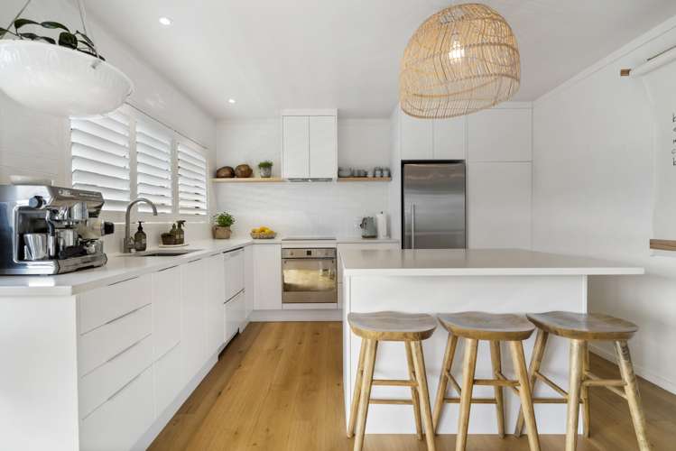 2/10 Merani Street Narrow Neck_1