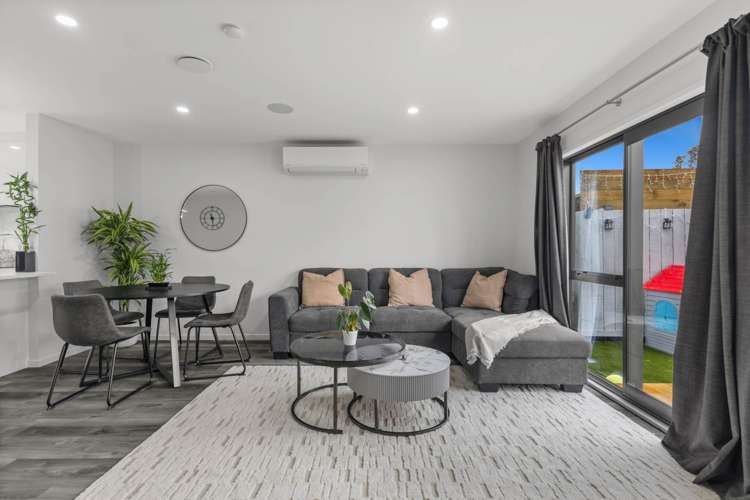 2/7 Gambare Place Wattle Downs_4