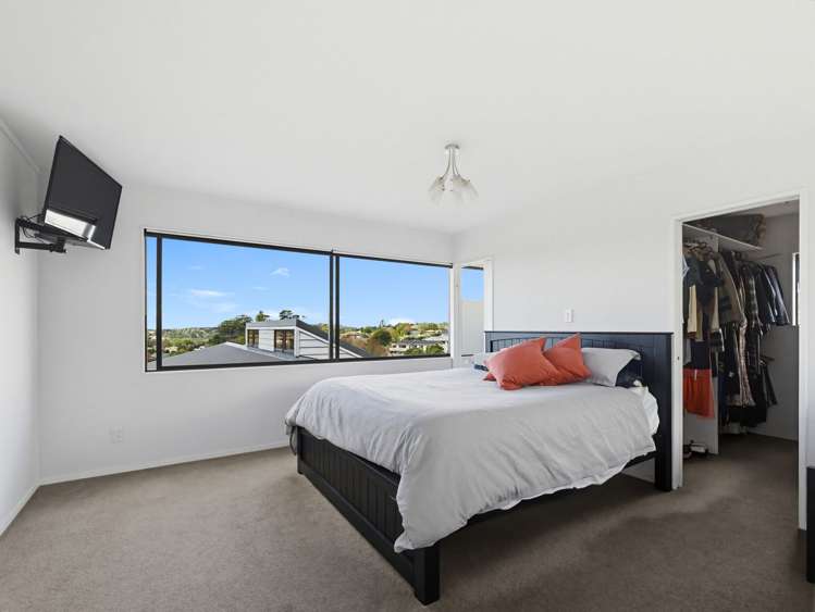 57 John Dee Crescent Red Beach_14