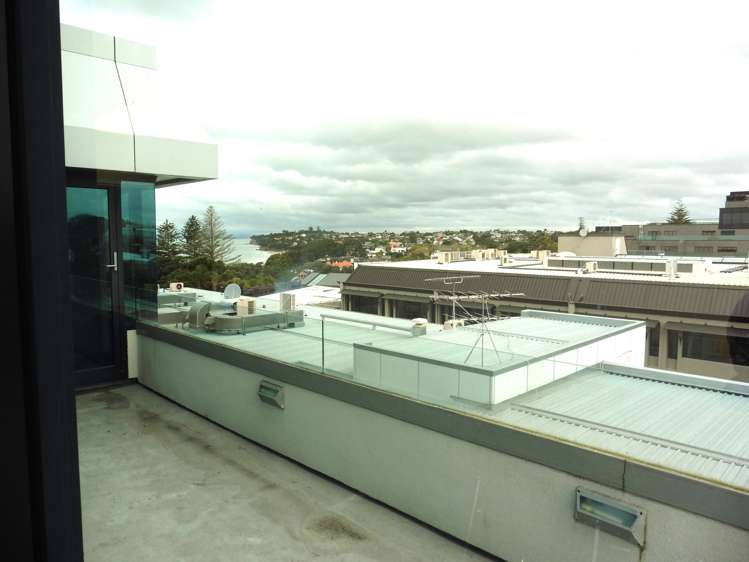 Suite 6/95 Hustmere Road Takapuna_10