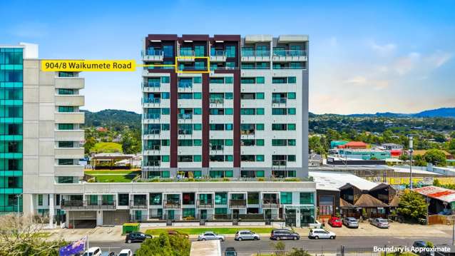 180 Degree Stunning City & Water Views!