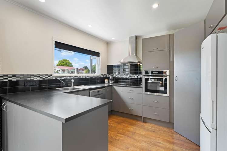 2/30 Waiari Road_1