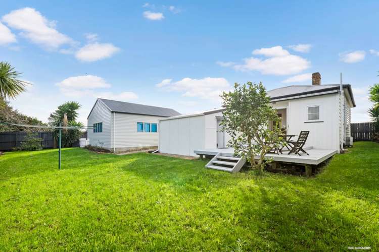 27 Victoria Avenue Waiuku_11