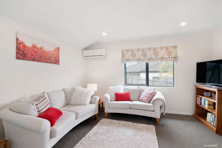 2/10 Knott Road Stanmore Bay_11