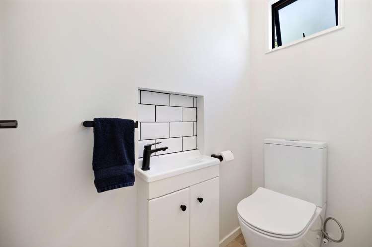 18a Avalon Crescent Fernhill/Sunshine Bay_13