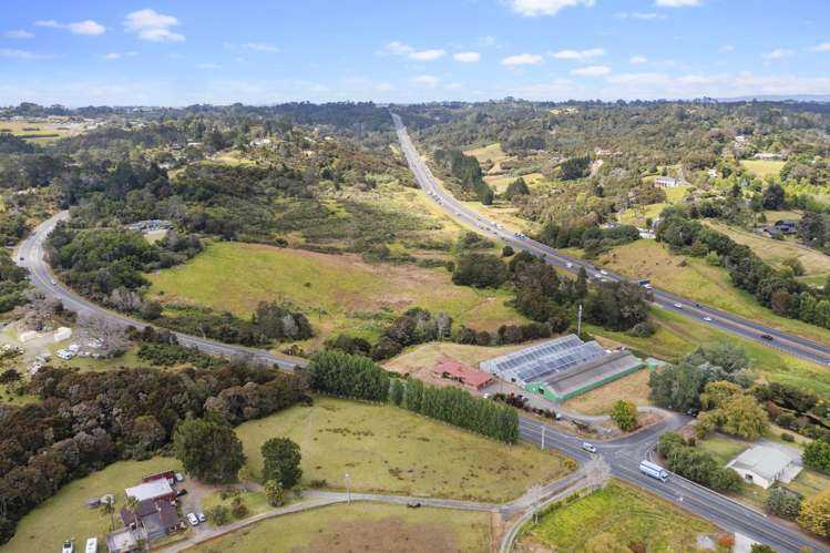 1370 East Coast Road Redvale_7