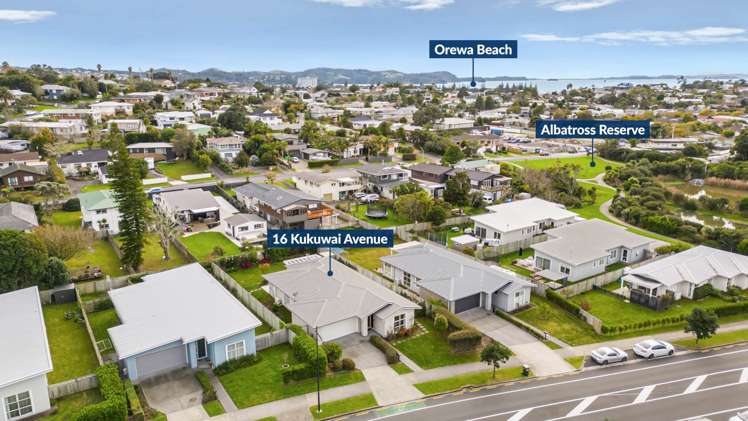 16 Kukuwai Avenue Red Beach_2