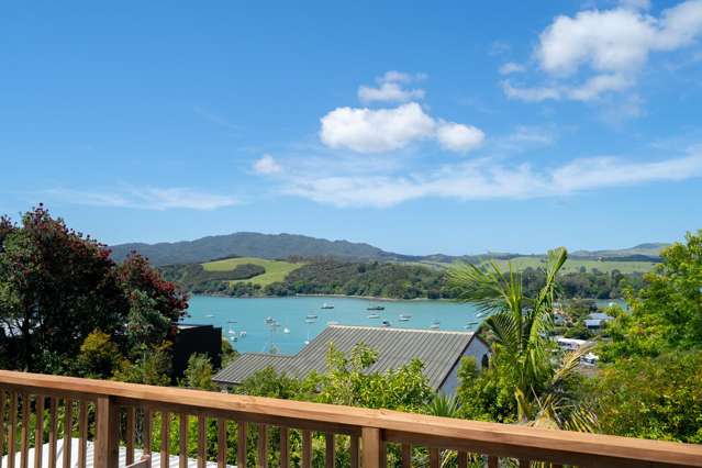 Deceased Estate - Mill Bay views