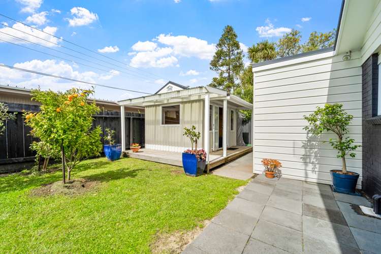 31 Centreway Road Orewa_11