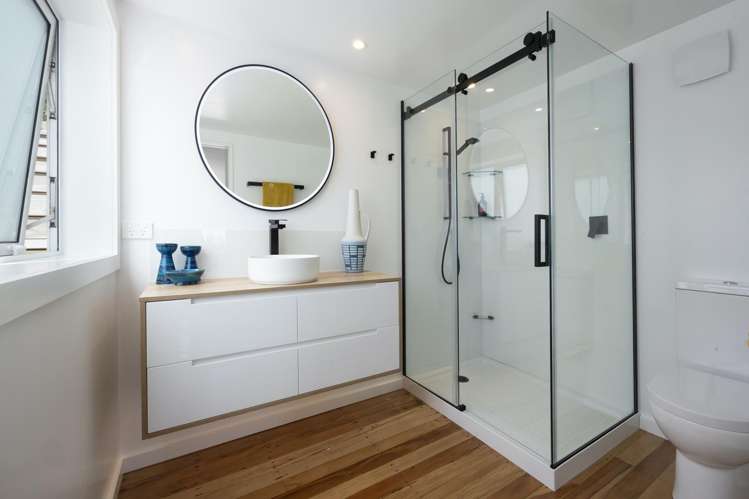 15 Piha Road Piha_11