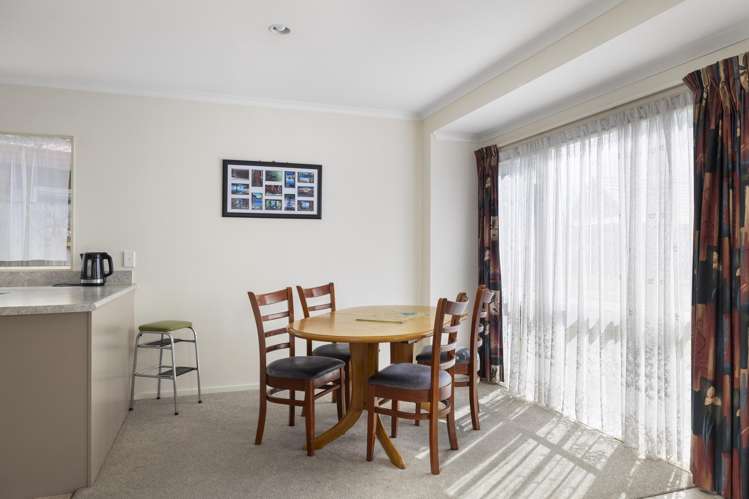 18/2 William Donald Drive Solway_5