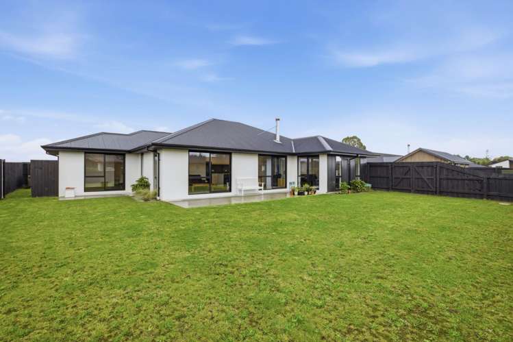 45 Suffolk Drive 11099_18