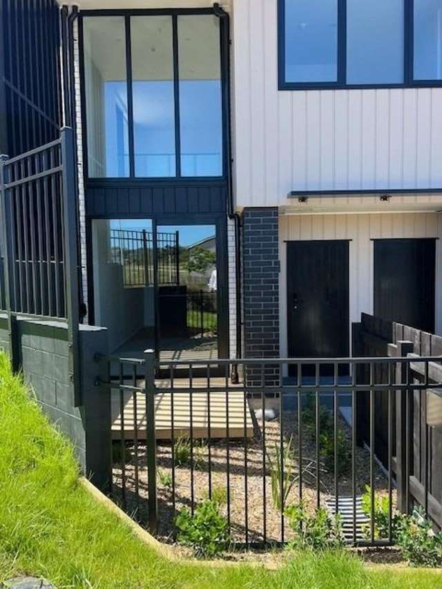 Brand New one bedroom Apartment in the heart of Long Bay