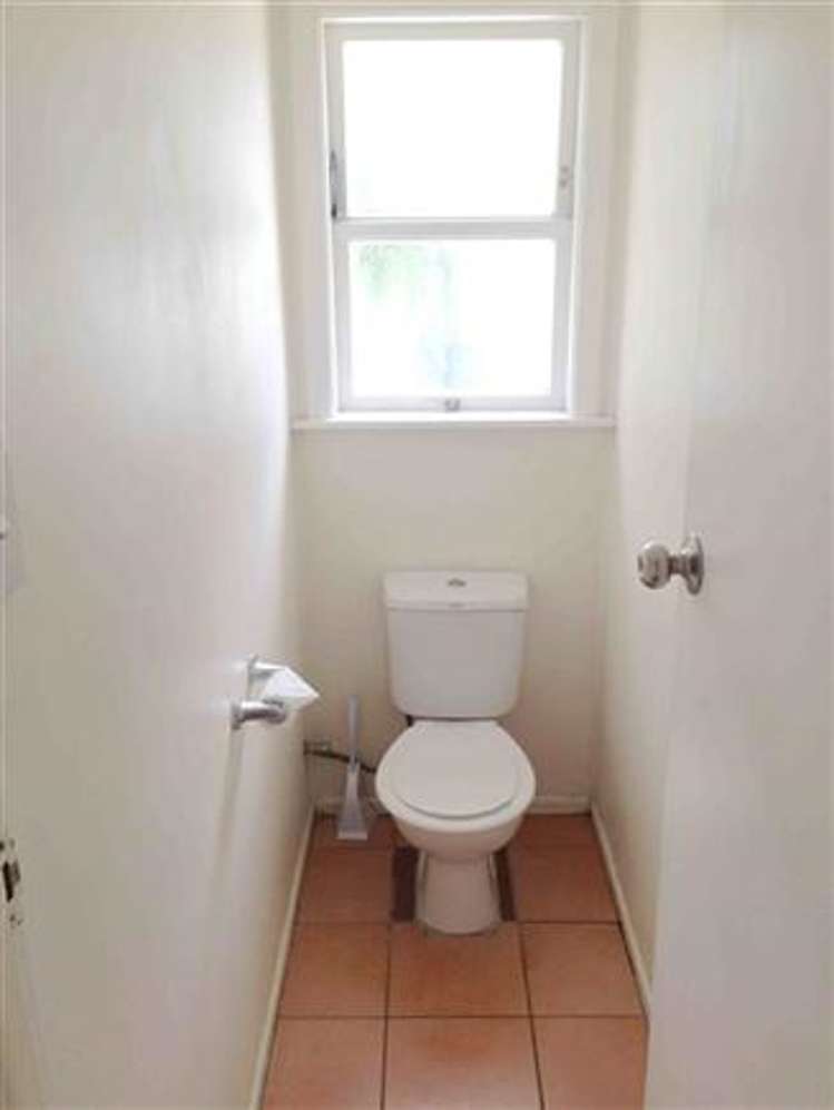 1/27 Castaing Crescent Te Atatu South_11