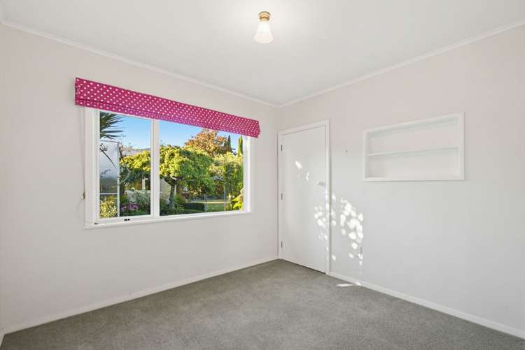 15 Keats Crescent Stoke_11