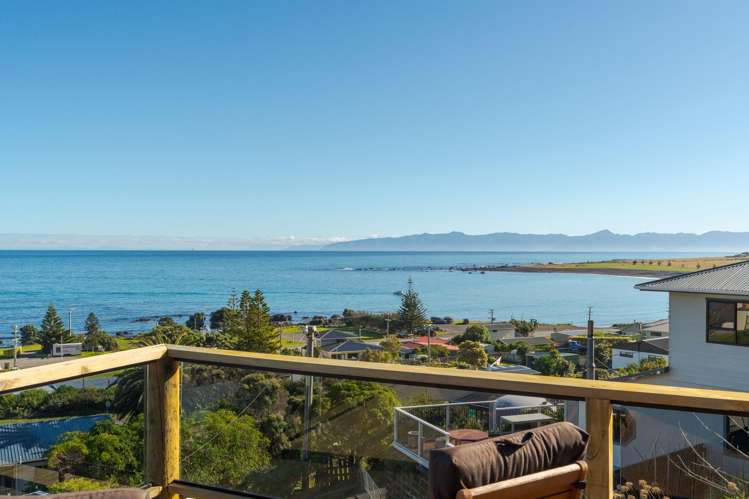 22 Seaview Avenue Cape Palliser_17
