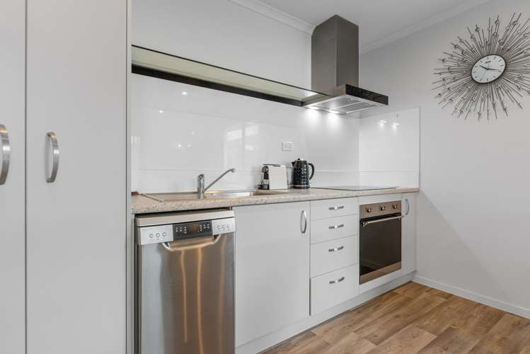 16 Crest Way (Dunes Lifestyle Village) Papamoa_7