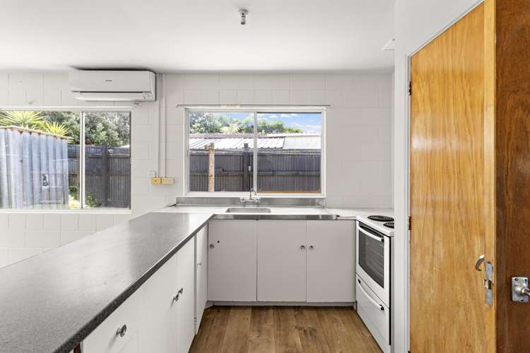 2/4 Herekawe Drive Spotswood_6